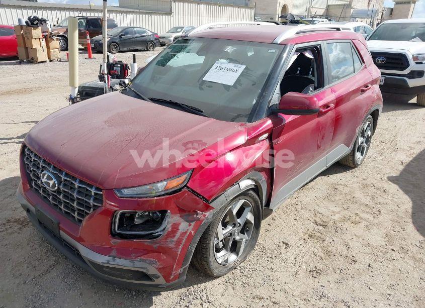 Photo 2 of 2024 Hyundai Venue LIMITED (VIN KMHRC8A35RU305128)