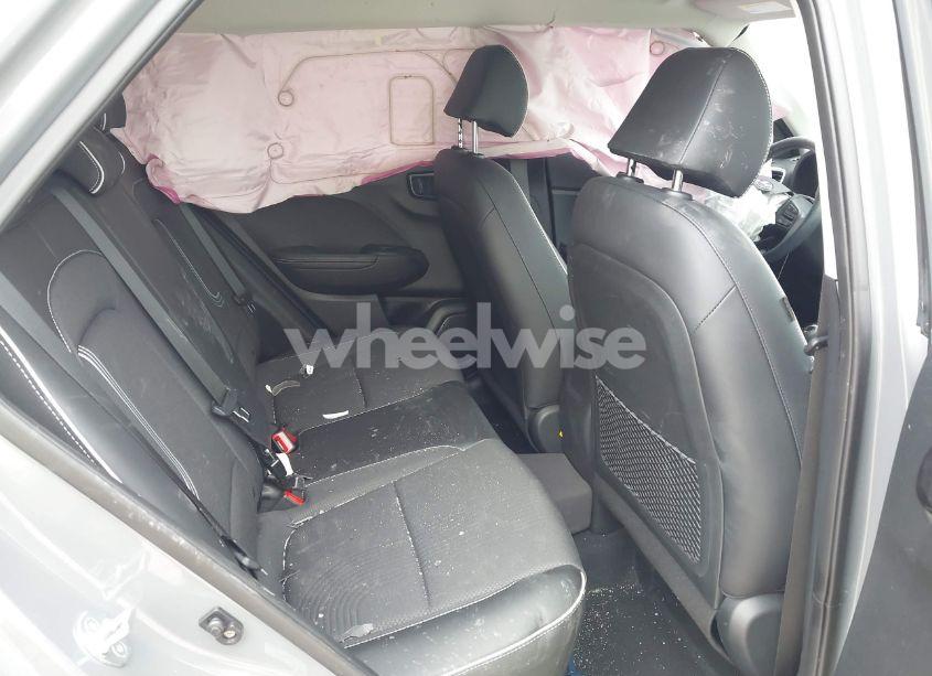 Photo 8 of 2023 Hyundai Venue LIMITED (VIN KMHRC8A37PU223771)