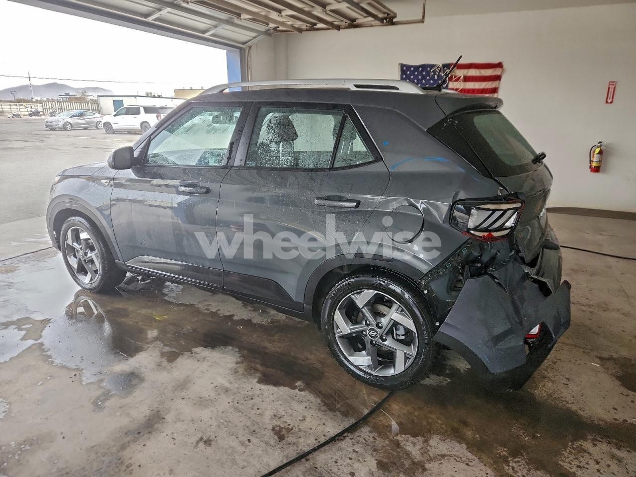 Photo 2 of 2025 HYUNDAI VENUE SEL (VIN KMHRC8A37SU387336)