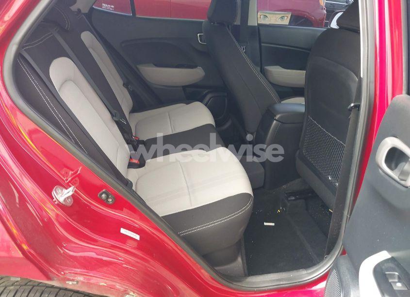 Photo 8 of 2021 Hyundai Venue SEL (VIN KMHRC8A38MU070653)