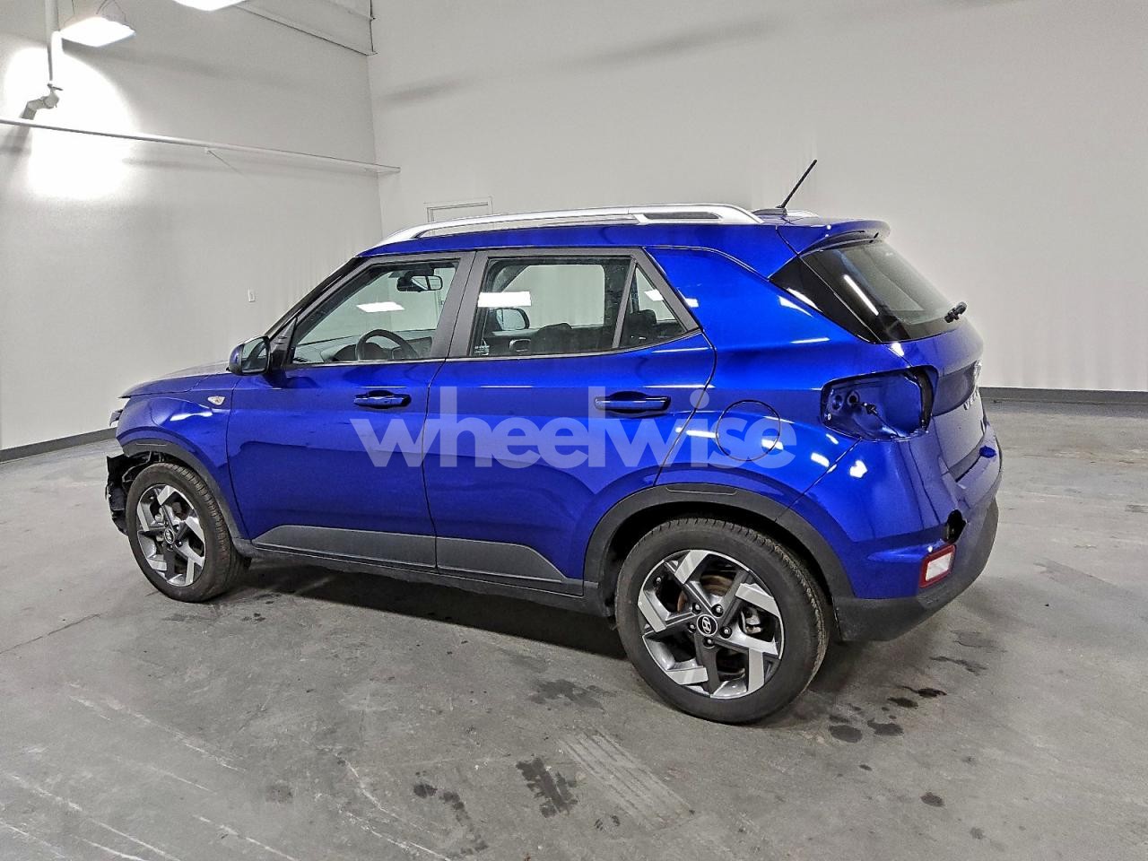 Photo 2 of 2025 HYUNDAI VENUE SEL (VIN KMHRC8A39SU380856)