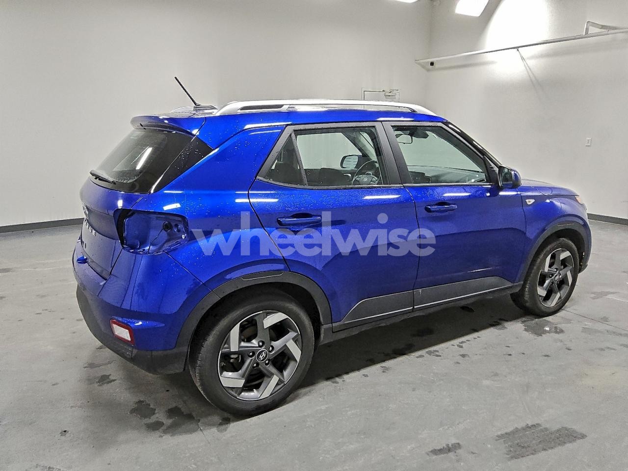 Photo 3 of 2025 HYUNDAI VENUE SEL (VIN KMHRC8A39SU380856)