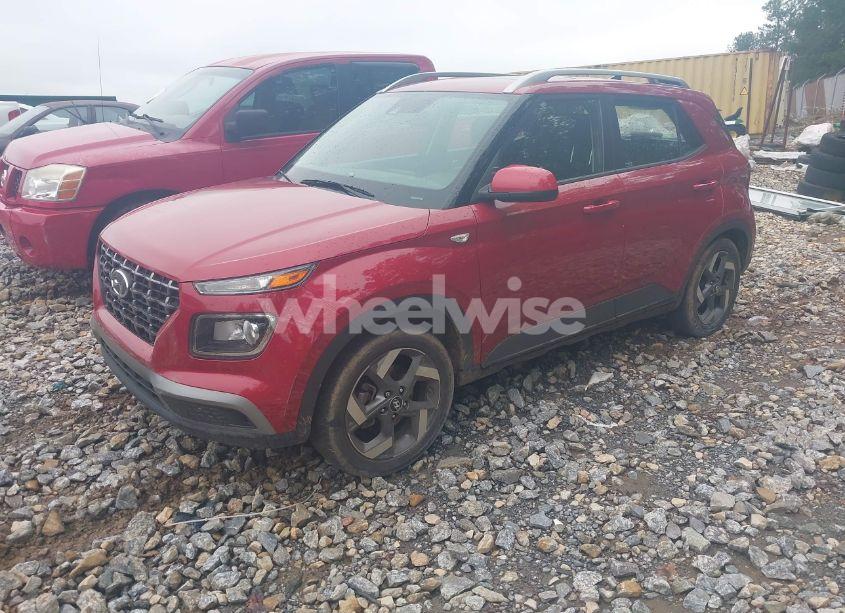 Photo 2 of 2022 Hyundai Venue SEL (VIN KMHRC8A3XNU132443)