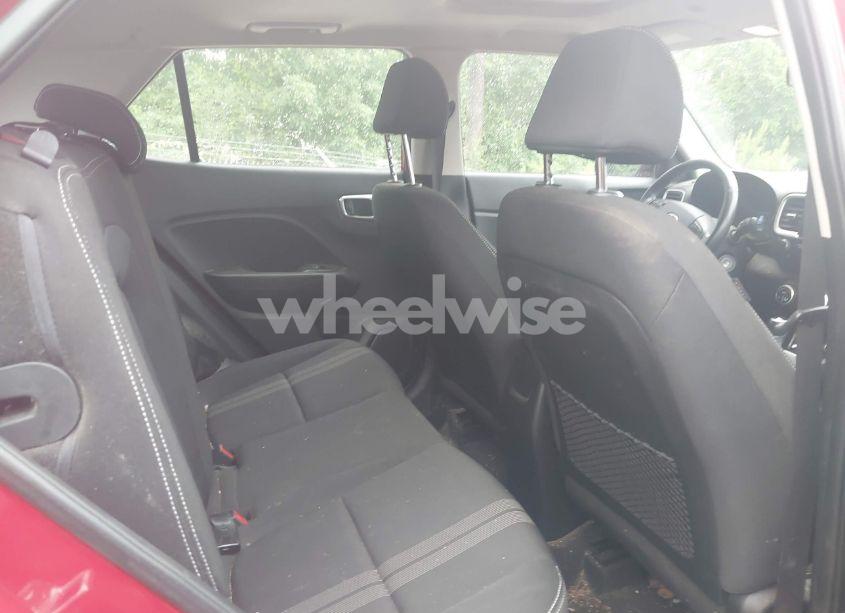 Photo 8 of 2022 Hyundai Venue SEL (VIN KMHRC8A3XNU132443)