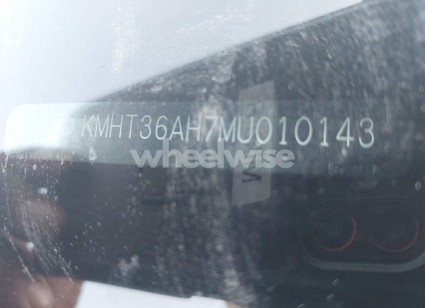 Photo 9 of 2021 Hyundai Veloster N (VIN KMHT36AH7MU010143)