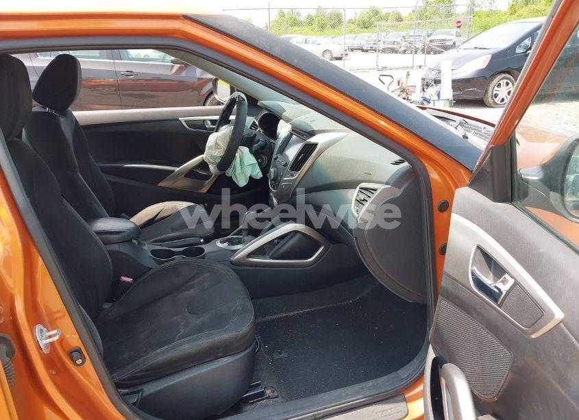 Photo 5 of 2012 Hyundai Veloster BASE W/BLACK (VIN KMHTC6AD0CU043402)