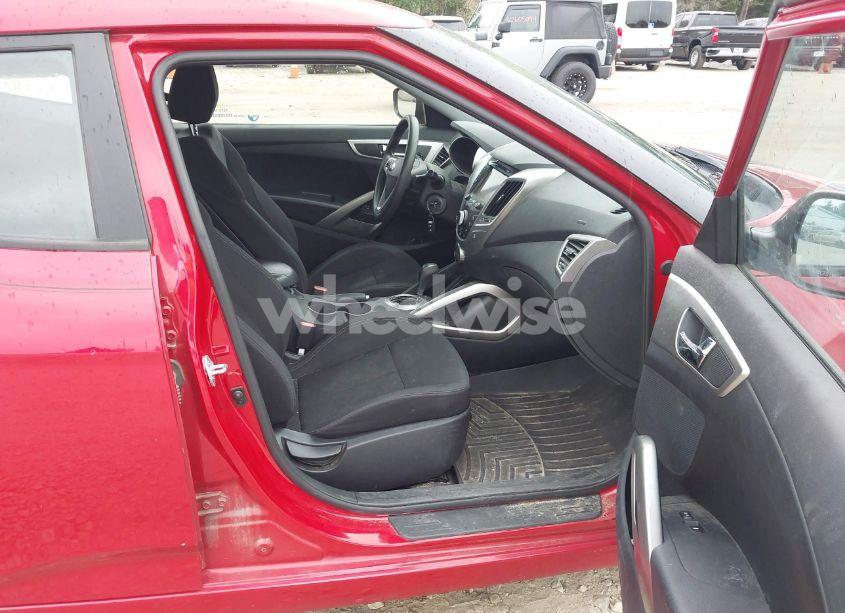 Photo 5 of 2013 Hyundai Veloster BASE W/BLACK (VIN KMHTC6AD0DU145090)