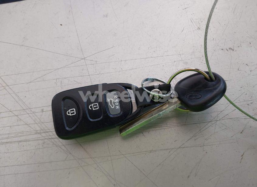 Photo 11 of 2016 Hyundai Veloster (VIN KMHTC6AD0GU257960)