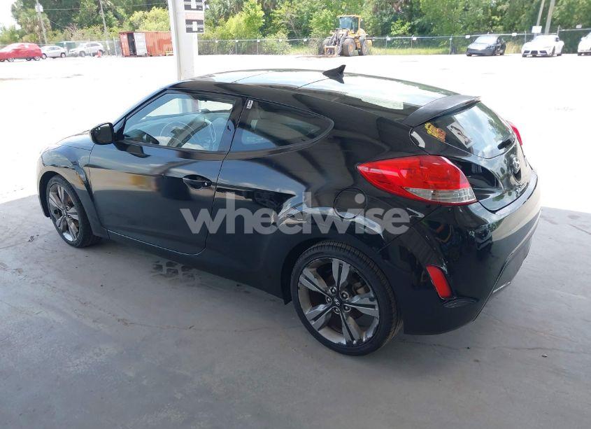 Photo 3 of 2016 Hyundai Veloster (VIN KMHTC6AD0GU257960)