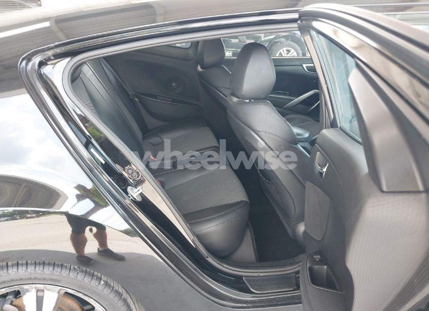 Photo 8 of 2016 Hyundai Veloster (VIN KMHTC6AD0GU257960)