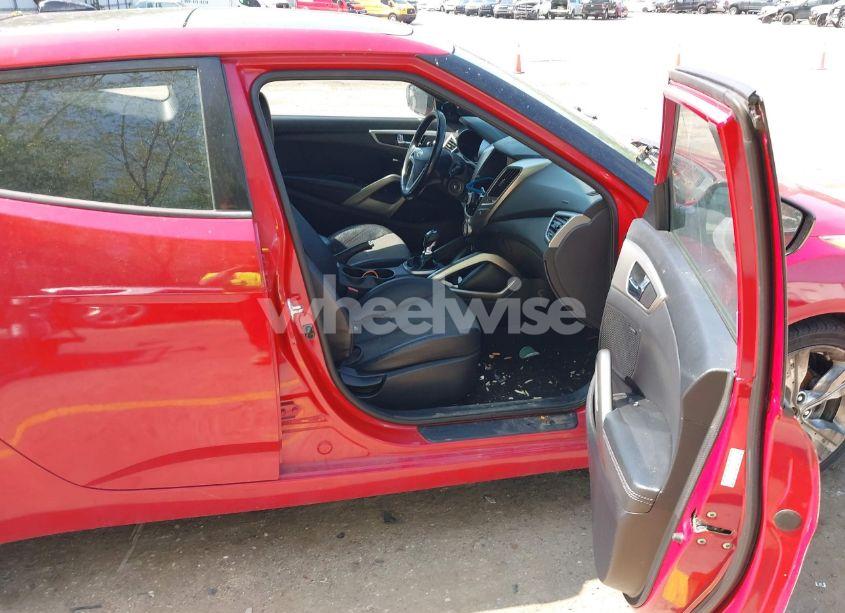 Photo 5 of 2016 Hyundai Veloster (VIN KMHTC6AD0GU286455)