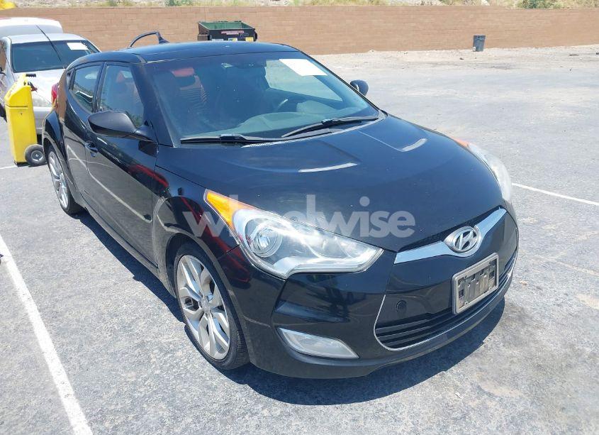 2013 Hyundai Veloster (VIN KMHTC6AD2DU140750) main photo