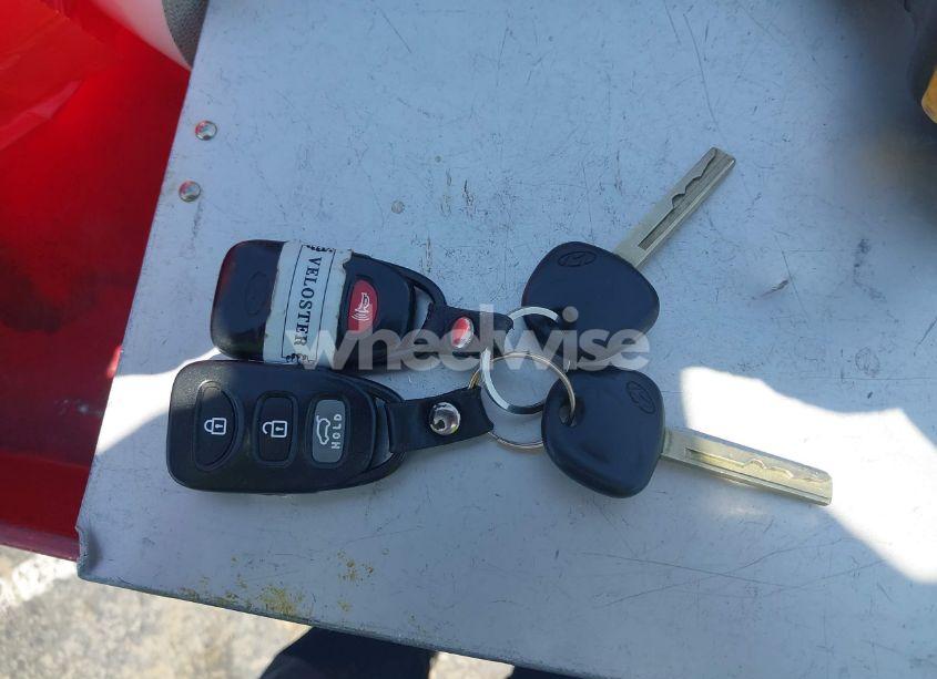 Photo 11 of 2013 Hyundai Veloster (VIN KMHTC6AD2DU140750)