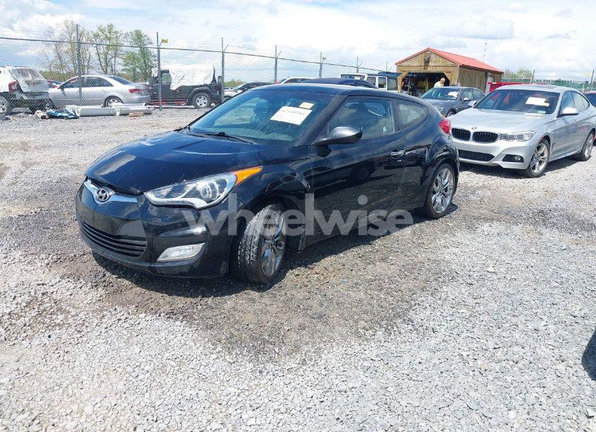 Photo 2 of 2014 Hyundai Veloster (VIN KMHTC6AD2EU212693)