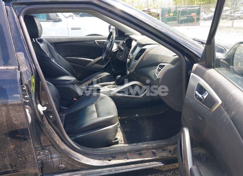 Photo 5 of 2014 Hyundai Veloster (VIN KMHTC6AD2EU212693)