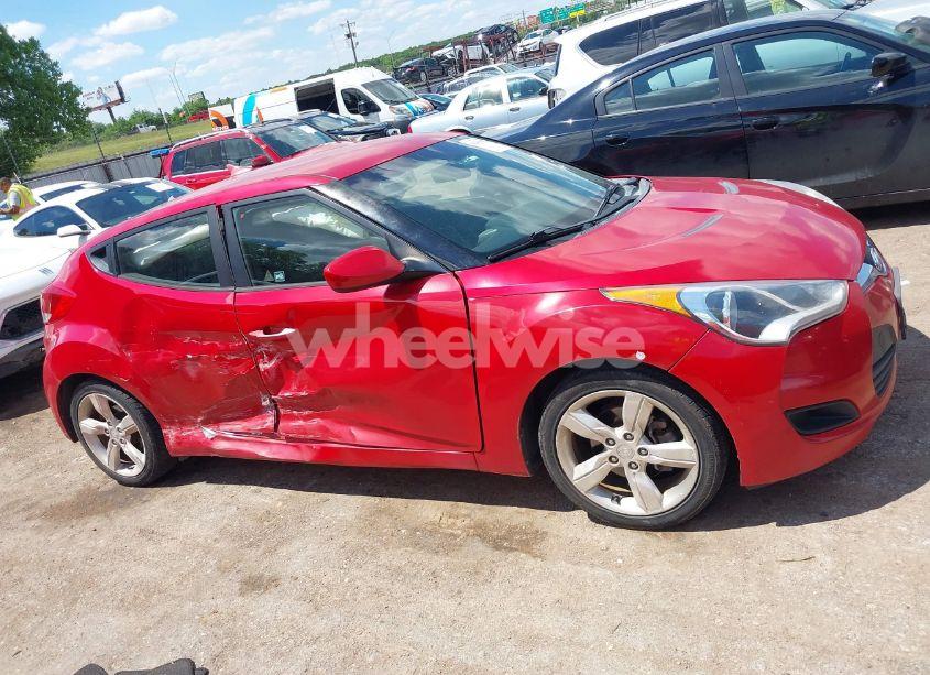 Photo 13 of 2015 Hyundai Veloster (VIN KMHTC6AD2FU236607)