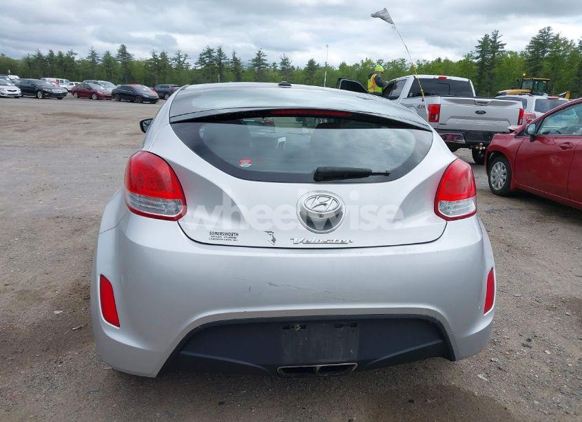 Photo 12 of 2016 Hyundai Veloster (VIN KMHTC6AD2GU277109)