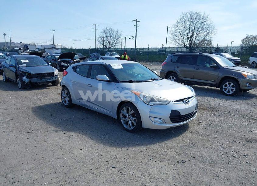 2017 Hyundai Veloster (VIN KMHTC6AD2HU306089) main photo