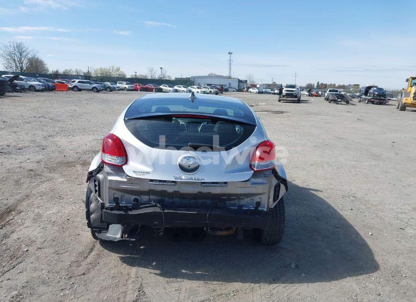 Photo 16 of 2017 Hyundai Veloster (VIN KMHTC6AD2HU306089)