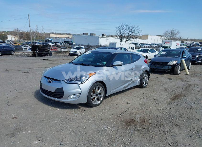 Photo 2 of 2017 Hyundai Veloster (VIN KMHTC6AD2HU306089)