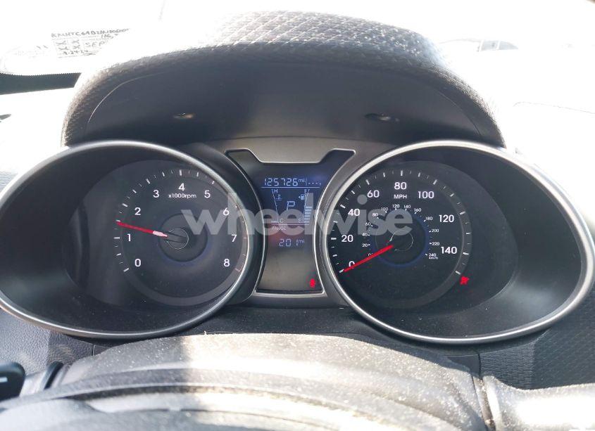 Photo 7 of 2017 Hyundai Veloster (VIN KMHTC6AD2HU306089)