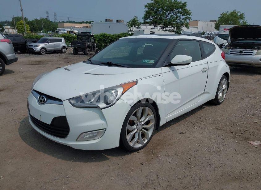 Photo 2 of 2012 Hyundai Veloster BASE W/RED/BLACK (VIN KMHTC6AD3CU051395)