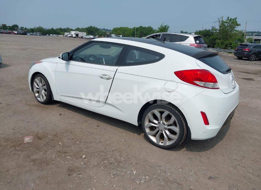 Photo 3 of 2012 Hyundai Veloster BASE W/RED/BLACK (VIN KMHTC6AD3CU051395)