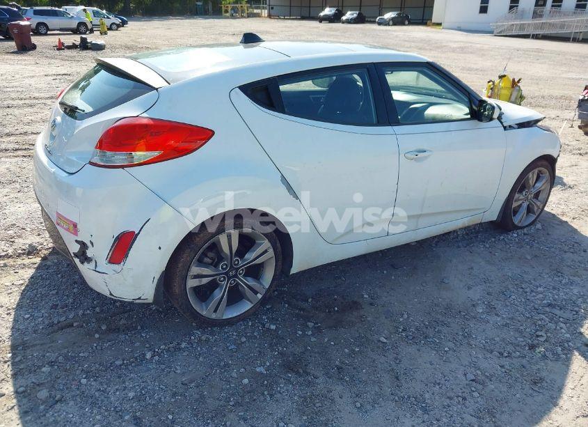 Photo 4 of 2013 Hyundai Veloster BASE W/BLACK (VIN KMHTC6AD3DU124542)