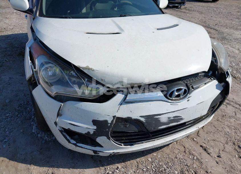 Photo 6 of 2013 Hyundai Veloster BASE W/BLACK (VIN KMHTC6AD3DU124542)