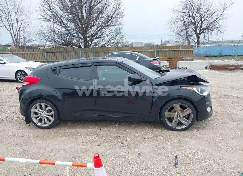 Photo 13 of 2013 Hyundai Veloster BASE W/GRAY (VIN KMHTC6AD3DU131832)