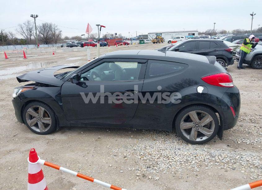 Photo 14 of 2013 Hyundai Veloster BASE W/GRAY (VIN KMHTC6AD3DU131832)