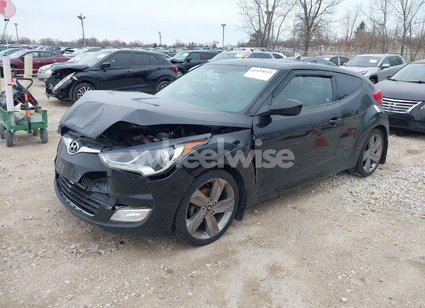 Photo 2 of 2013 Hyundai Veloster BASE W/GRAY (VIN KMHTC6AD3DU131832)