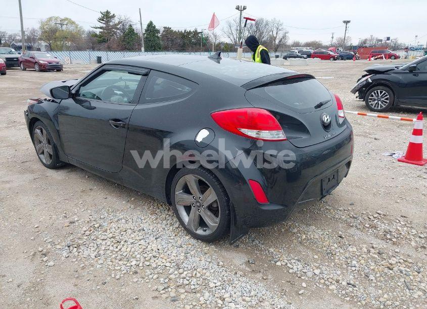 Photo 3 of 2013 Hyundai Veloster BASE W/GRAY (VIN KMHTC6AD3DU131832)