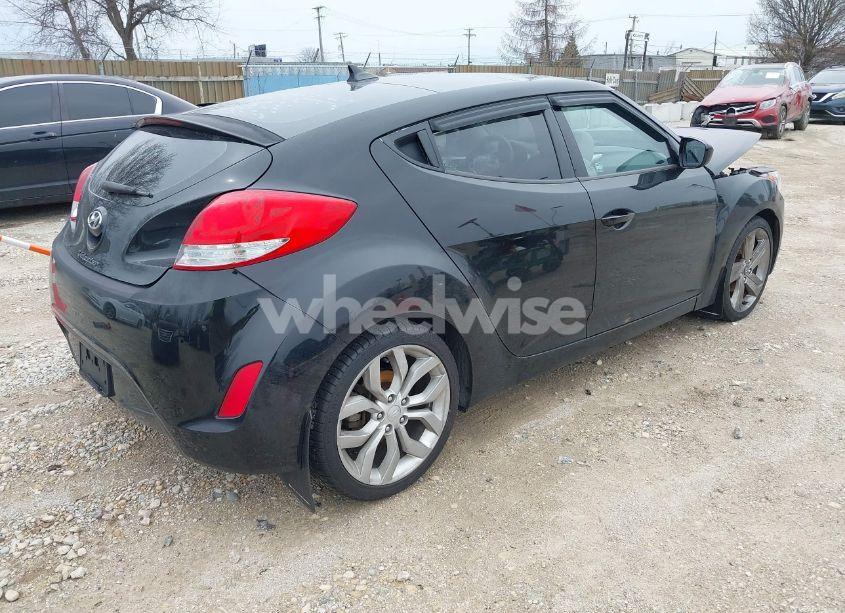 Photo 4 of 2013 Hyundai Veloster BASE W/GRAY (VIN KMHTC6AD3DU131832)