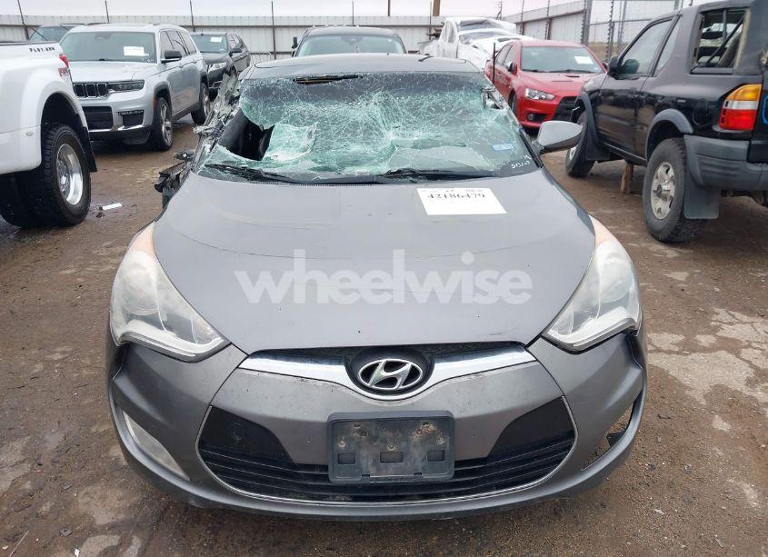 Photo 12 of 2016 Hyundai Veloster (VIN KMHTC6AD3GU248363)