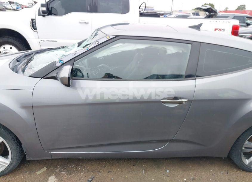 Photo 14 of 2016 Hyundai Veloster (VIN KMHTC6AD3GU248363)