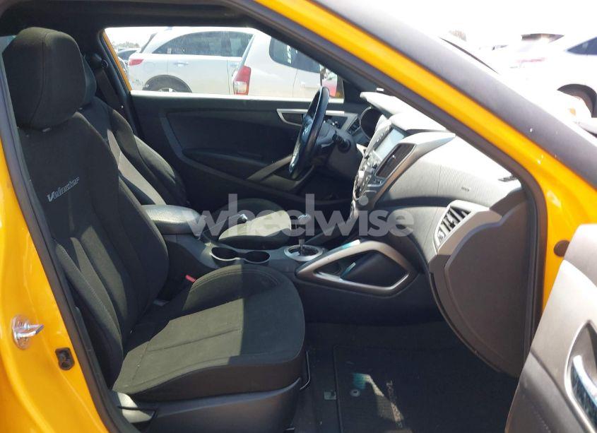 Photo 5 of 2017 Hyundai Veloster VALUE EDITION (VIN KMHTC6AD3HU315223)