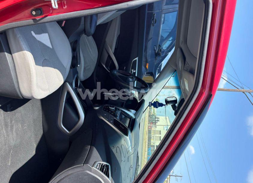 Photo 5 of 2012 Hyundai Veloster (VIN KMHTC6AD4CU027235)