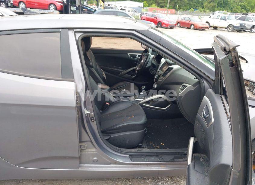 Photo 5 of 2012 Hyundai Veloster BASE W/BLACK/BASE W/GRAY/BASE W/RED/BLACK (VIN KMHTC6AD4CU073504)