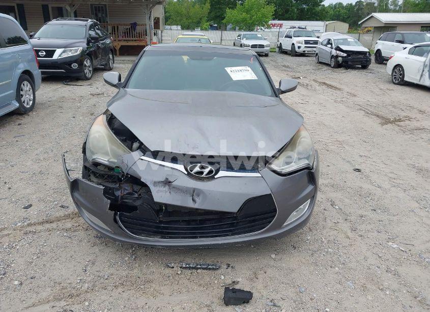 Photo 6 of 2012 Hyundai Veloster BASE W/BLACK/BASE W/GRAY/BASE W/RED/BLACK (VIN KMHTC6AD4CU073504)