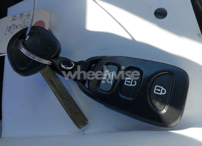 Photo 11 of 2013 Hyundai Veloster BASE W/GRAY (VIN KMHTC6AD4DU131242)