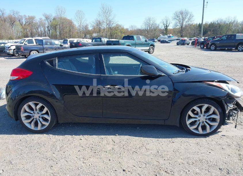 Photo 13 of 2013 Hyundai Veloster BASE W/GRAY (VIN KMHTC6AD4DU131242)