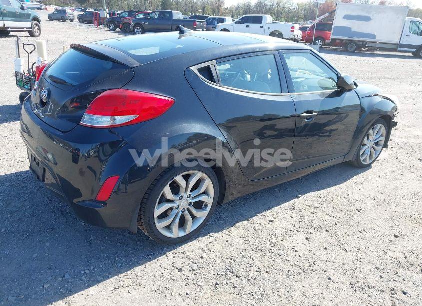 Photo 4 of 2013 Hyundai Veloster BASE W/GRAY (VIN KMHTC6AD4DU131242)