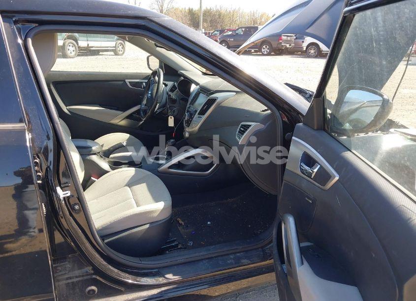 Photo 5 of 2013 Hyundai Veloster BASE W/GRAY (VIN KMHTC6AD4DU131242)