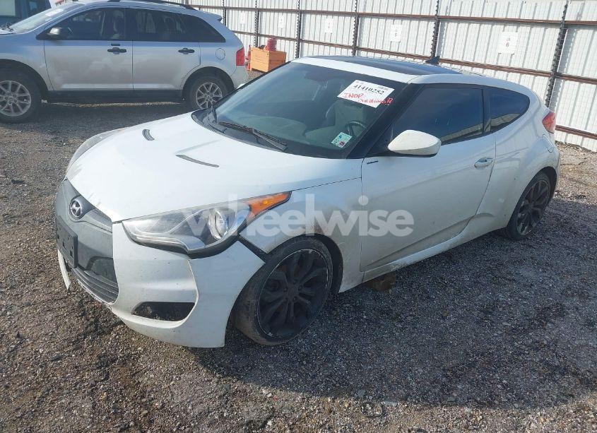 Photo 2 of 2013 Hyundai Veloster BASE W/GRAY (VIN KMHTC6AD4DU140121)