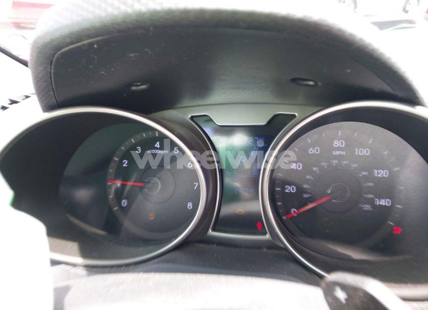 Photo 7 of 2012 Hyundai Veloster BASE W/BLACK (VIN KMHTC6AD5CU046702)