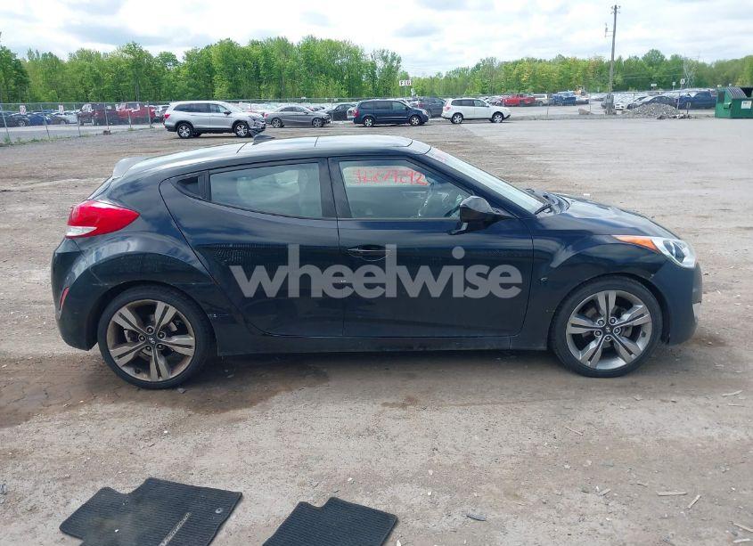 Photo 13 of 2013 Hyundai Veloster BASE W/BLACK (VIN KMHTC6AD5DU084996)