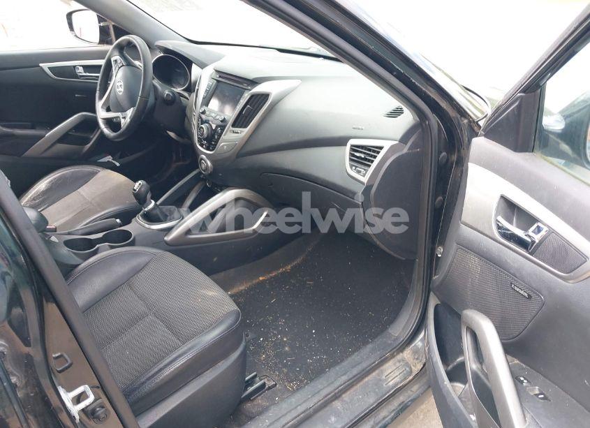 Photo 5 of 2013 Hyundai Veloster BASE W/BLACK (VIN KMHTC6AD5DU084996)