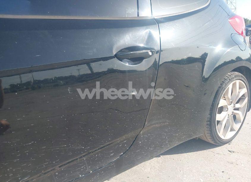 Photo 12 of 2015 Hyundai Veloster (VIN KMHTC6AD5FU233281)