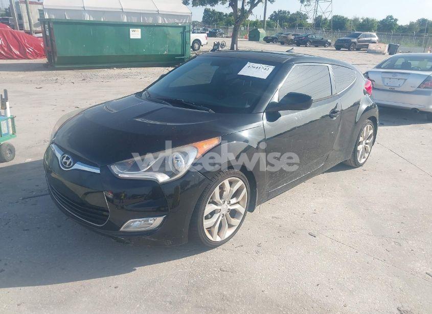 Photo 2 of 2015 Hyundai Veloster (VIN KMHTC6AD5FU233281)